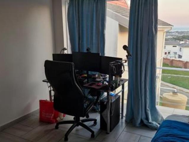 Apartment for rent in Jeffreys Bay, Kouga Local Municipality