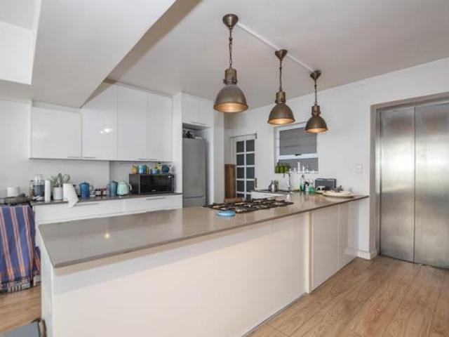 Apartment for sale in Cape Town, Western Cape