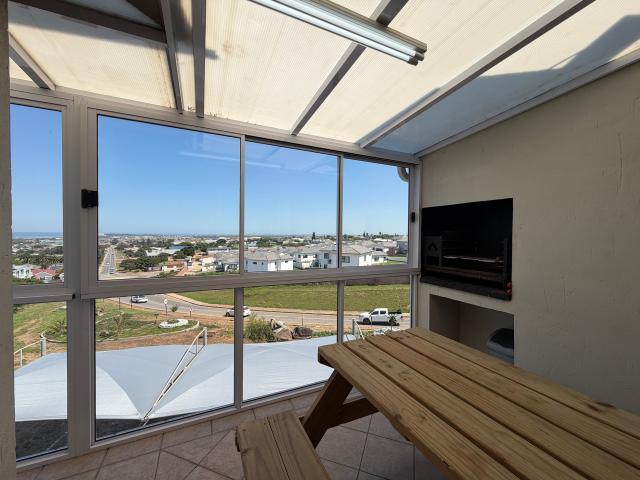Apartment for sale in Jeffreys Bay, Kouga Local Municipality