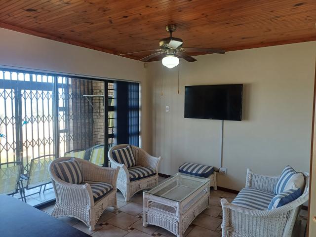 Apartment for rent in Jeffreys Bay, Kouga Local Municipality