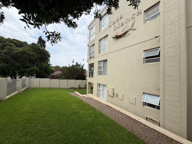 Apartment for sale in Jeffreys Bay, Kouga Local Municipality