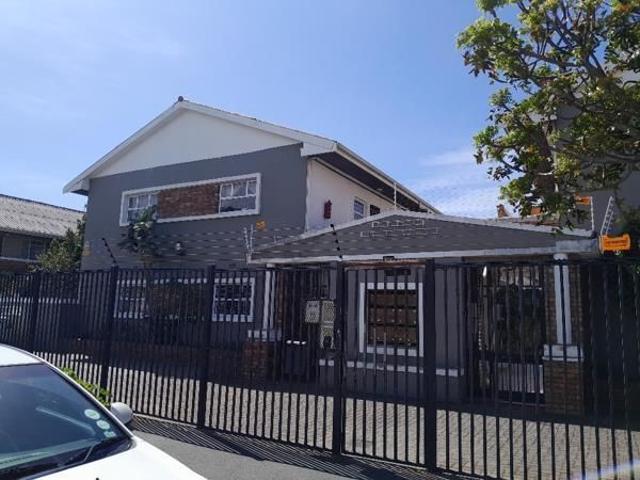 Apartment for rent in Claremont, Cape Town