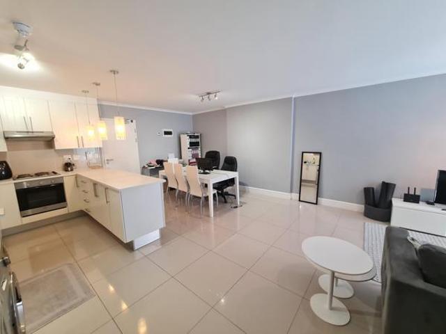 Apartment for rent in Claremont, Cape Town