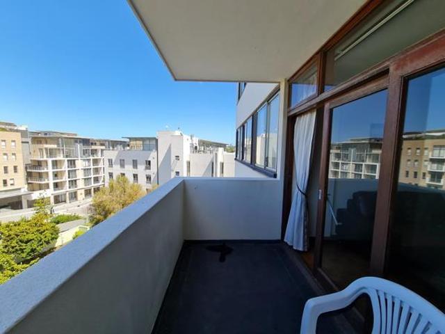 Apartment for rent in Claremont, Cape Town