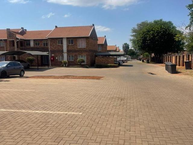 Apartment for sale in Akasia, Gauteng