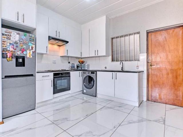 Apartment for sale in Nooitgedacht, Gauteng
