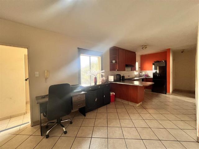 Apartment for sale in Vosloorus, Gauteng