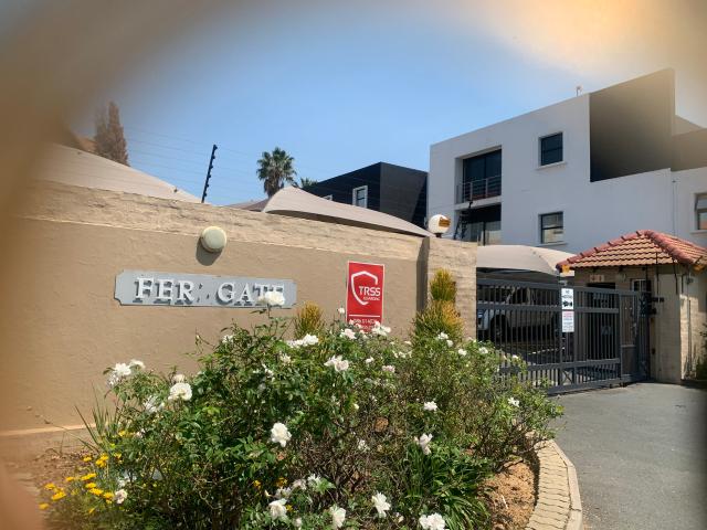 Apartment for sale in Sandton, City of Johannesburg Metropolitan Municipality