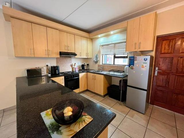 Apartment for sale in Dr Kenneth Kaunda, North West