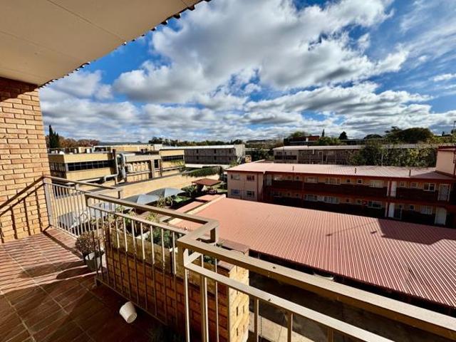 Apartment for sale in Dr Kenneth Kaunda, North West