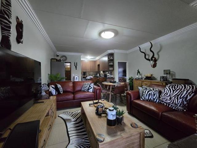 Apartment for sale in Dr Kenneth Kaunda, North West