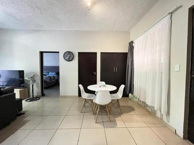 Apartment for sale in Dr Kenneth Kaunda, North West