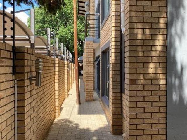 Apartment for sale in Dr Kenneth Kaunda, North West