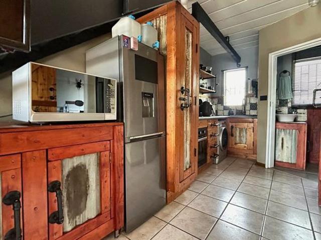 Apartment for sale in Potchefstroom, Tlokwe Local Municipality