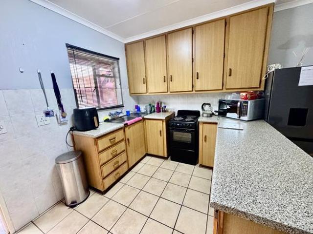Apartment for sale in Dr Kenneth Kaunda, North West