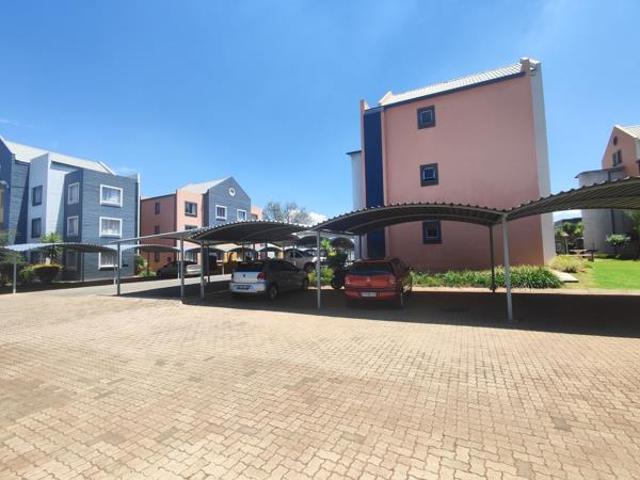 Apartment for sale in Dr Kenneth Kaunda, North West