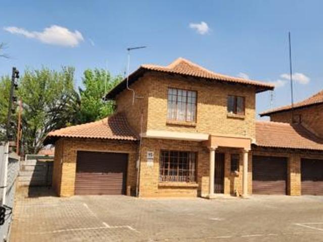 Apartment for sale in Dr Kenneth Kaunda, North West