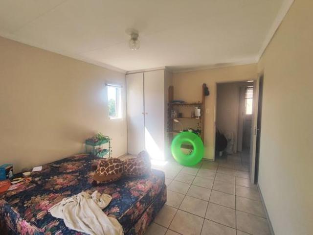 Apartment for sale in Dr Kenneth Kaunda, North West