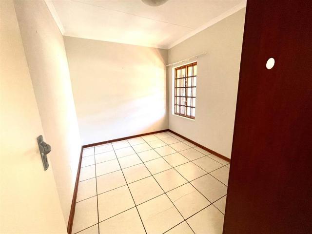 Apartment for sale in Potchefstroom, Tlokwe Local Municipality