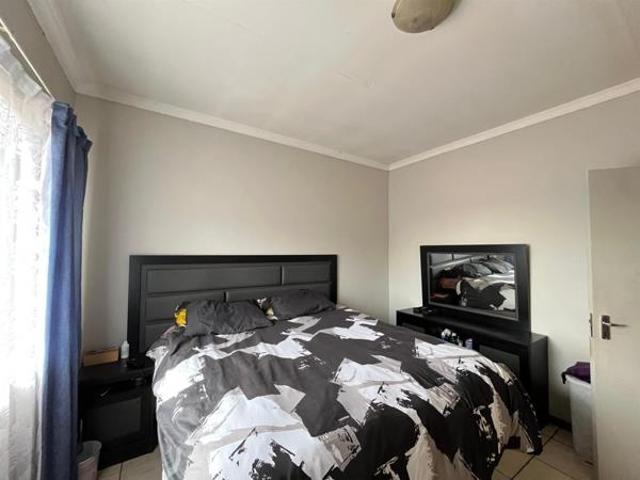 Apartment for sale in Dr Kenneth Kaunda, North West