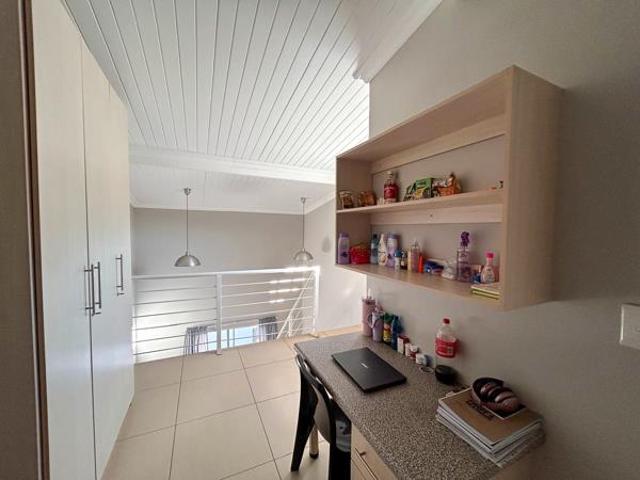 Apartment for sale in Dr Kenneth Kaunda, North West