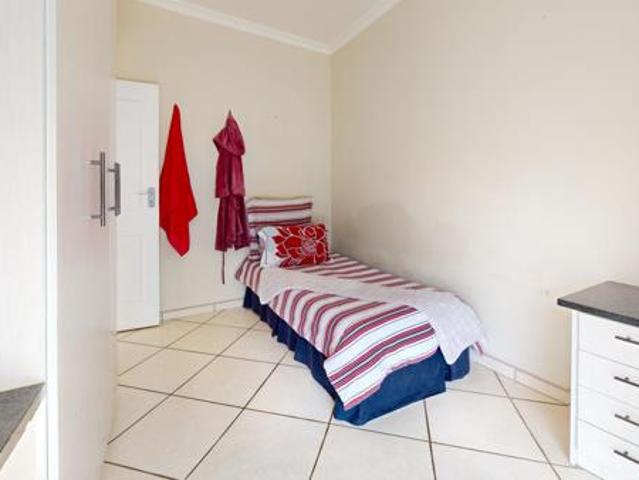 Apartment for sale in Dr Kenneth Kaunda, North West