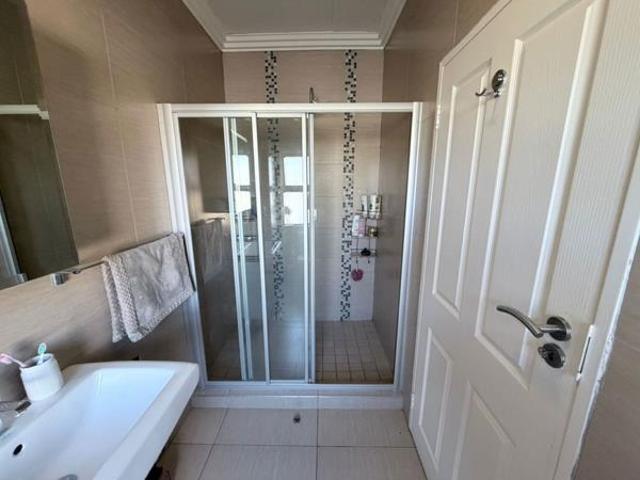 Apartment for sale in Dr Kenneth Kaunda, North West