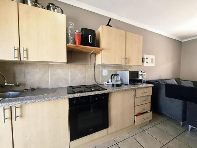 Apartment for sale in Dr Kenneth Kaunda, North West