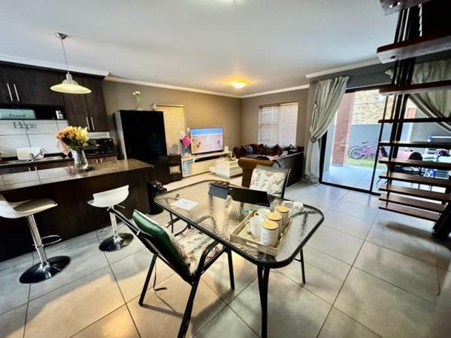 Apartment for sale in Dr Kenneth Kaunda, North West