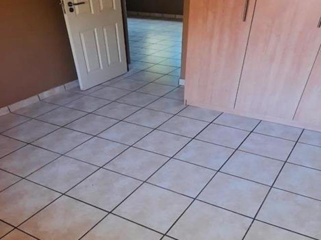 Apartment for sale in Dr Kenneth Kaunda, North West