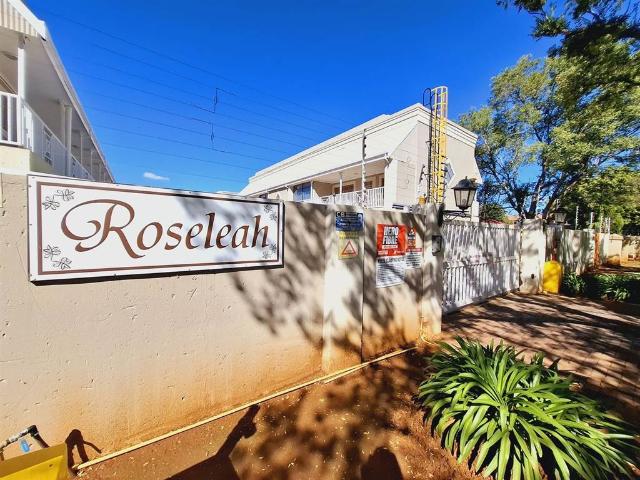 Apartment for sale in Dr Kenneth Kaunda, North West