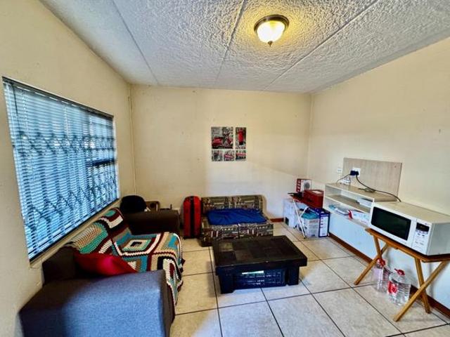 Apartment for sale in Dr Kenneth Kaunda, North West