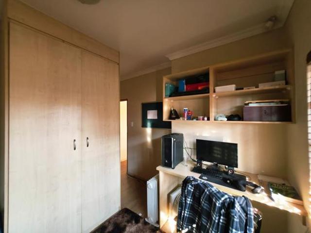 Apartment for sale in Dr Kenneth Kaunda, North West