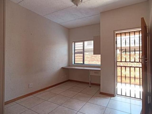 Apartment for sale in Dr Kenneth Kaunda, North West