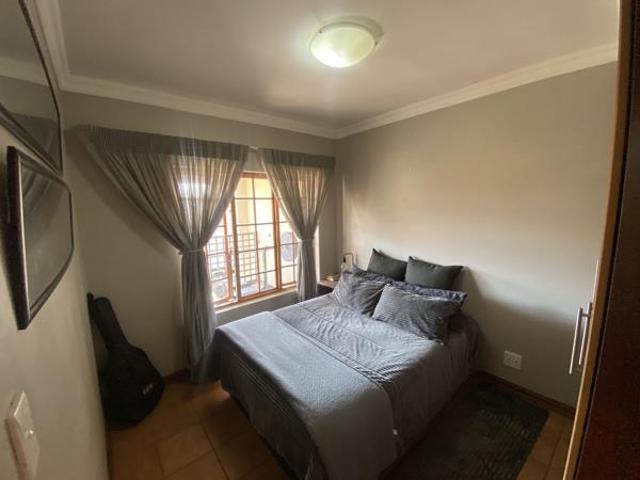 Apartment for sale in Dr Kenneth Kaunda, North West