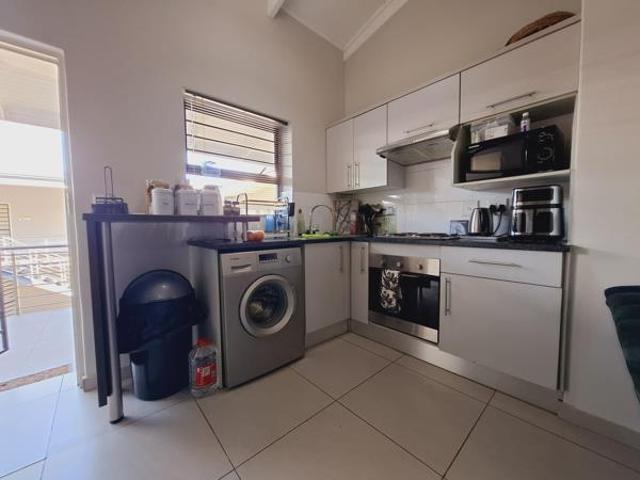 Apartment for sale in Dr Kenneth Kaunda, North West