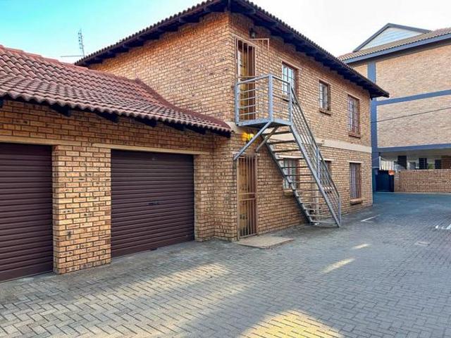 Apartment for sale in Dr Kenneth Kaunda, North West