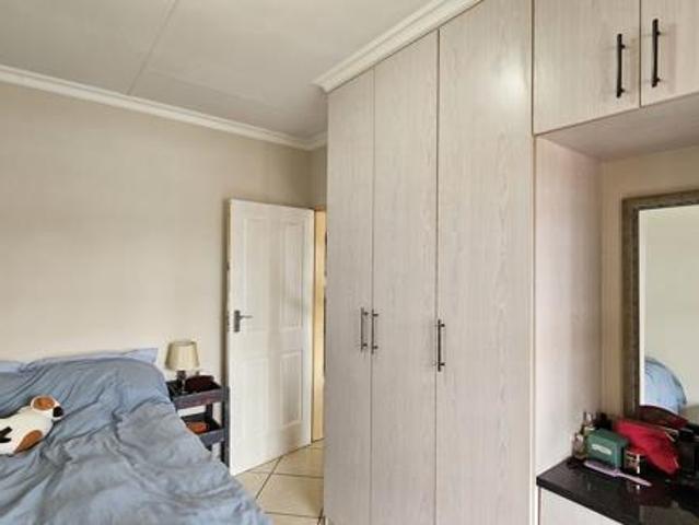 Apartment for sale in Dr Kenneth Kaunda, North West