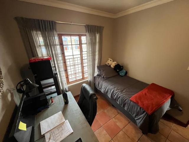 Apartment for sale in Dr Kenneth Kaunda, North West
