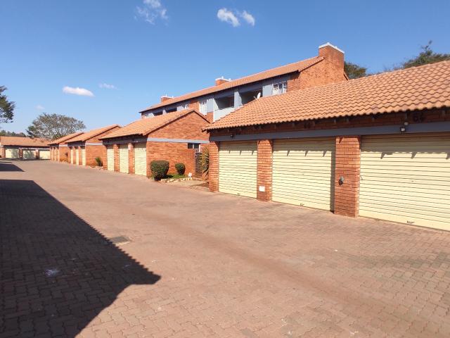 Apartment for rent in Die Hoewes, Centurion