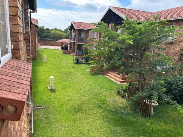 Apartment for rent in Die Hoewes, Centurion