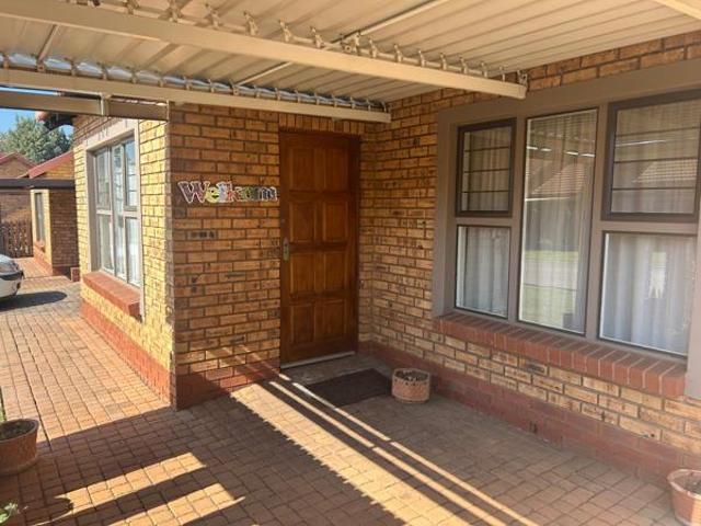 Apartment for rent in Waterkloof, Gauteng