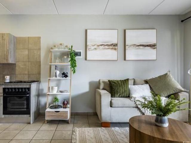 Apartment for rent in Diepkloof, Vosloorus