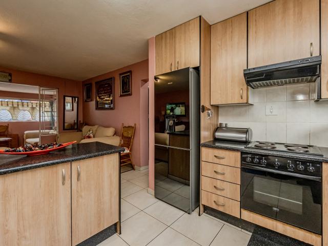 Apartment for sale in Nooitgedacht, Gauteng
