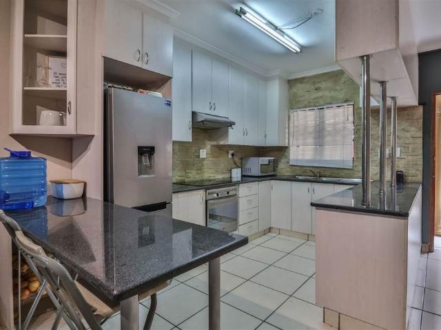 Apartment for sale in Seaview, Kwazulu-natal