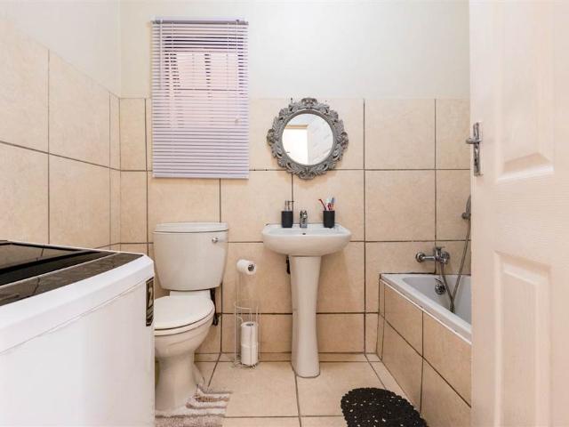 Apartment for sale in Seaview, Kwazulu-natal