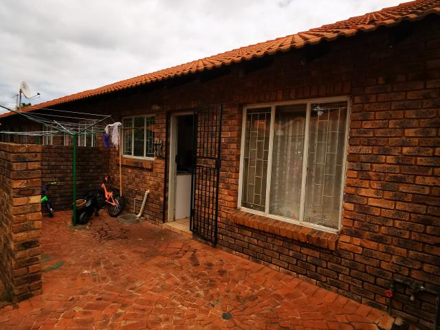 Apartment for rent in Waterkloof, Gauteng