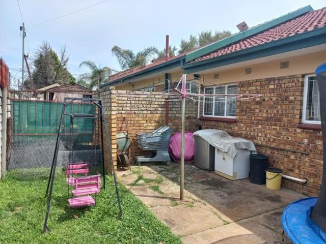 Apartment for rent in Klerksdorp, Matlosana Local Municipality