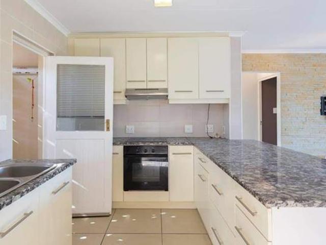 Apartment for rent in Seaview, Kwazulu-natal
