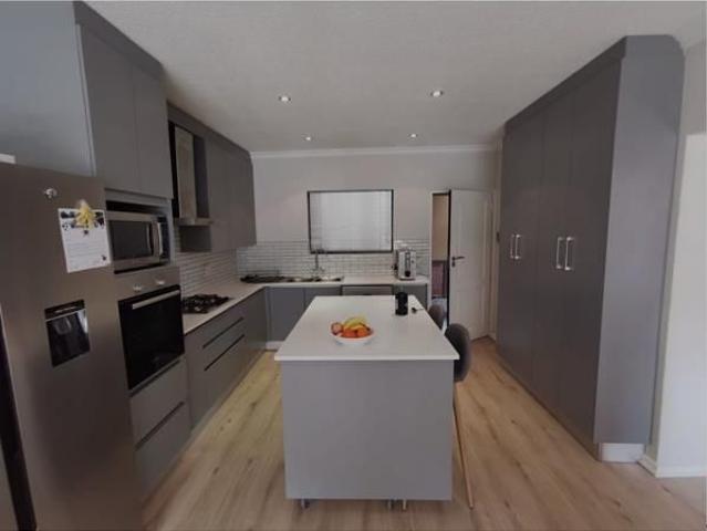 Apartment for rent in Kleinfontein Lake, Benoni